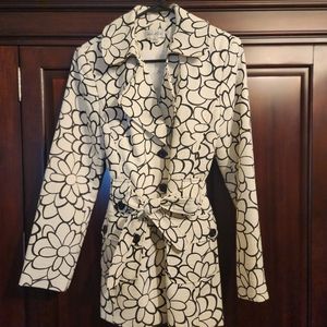 Isabella black/white jacket with belt. Size 10